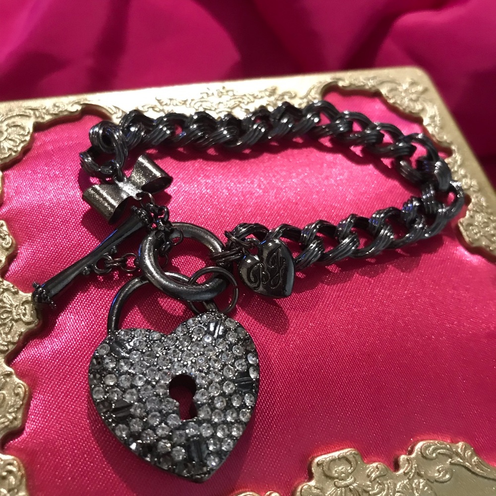 Locket chain Betsey Johnson vintage bracelet B8